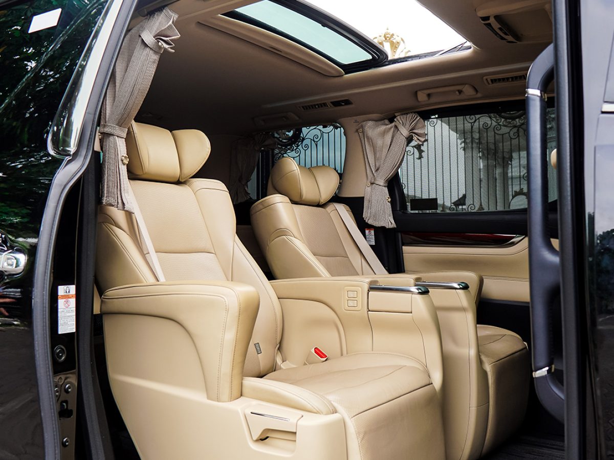 Alphard Transformer seats