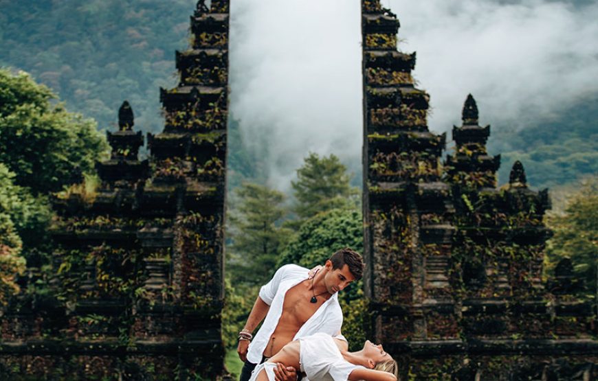 Waterfall & Iconic Gate - Banyumala - Ulun Danu temple