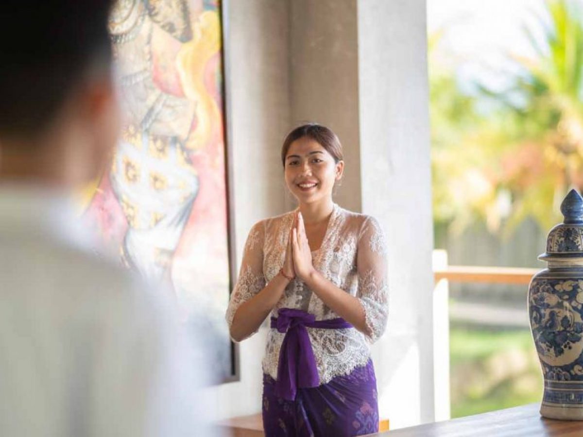 Receptionist by Luxury Bali Travel